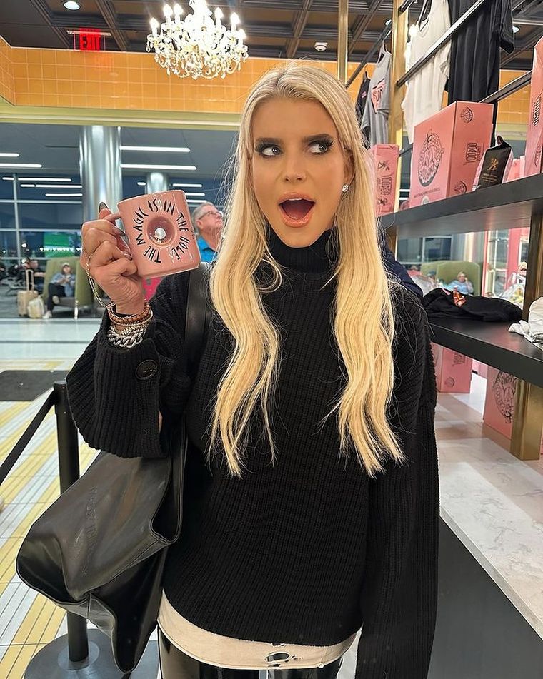 Jessica Simpson sorprendió con su cambio físico