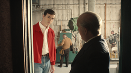 El actor Joey Pollari interpreta a Anthony Perkins en Monstruo: La historia de Ed Gein.&nbsp;