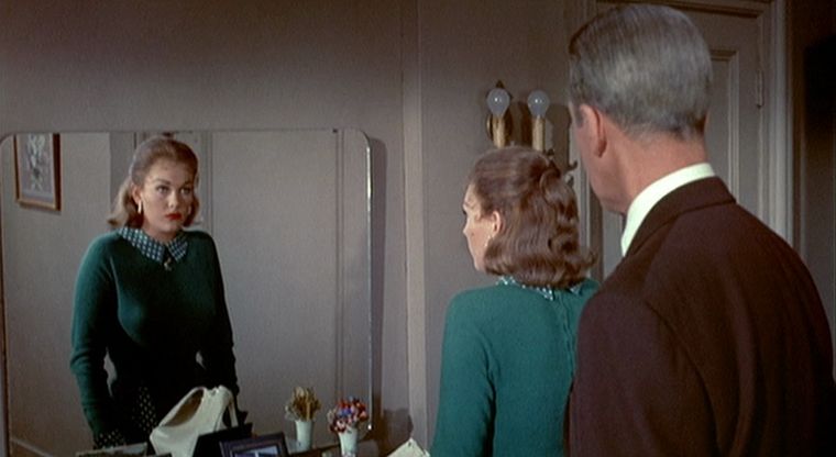 Vértigo es considerado uno de los grandes clásicos de la historia del cine. Vértigo es considerado uno de los grandes clásicos de la historia del cine.