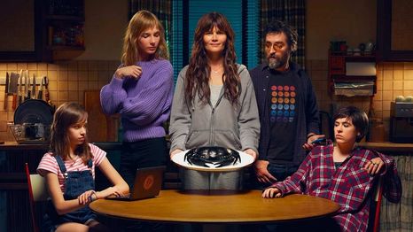 Mitomanía cuenta con dos temporadas, con seis episodios por entrega.