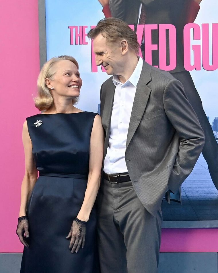 Liam Neeson y Pamela Anderson se han mostrado muy cómplices durante la promoción de la película ¿Y dónde está el policía? Liam Neeson y Pamela Anderson se han mostrado muy cómplices durante la promoción de la película ¿Y dónde está el policía?