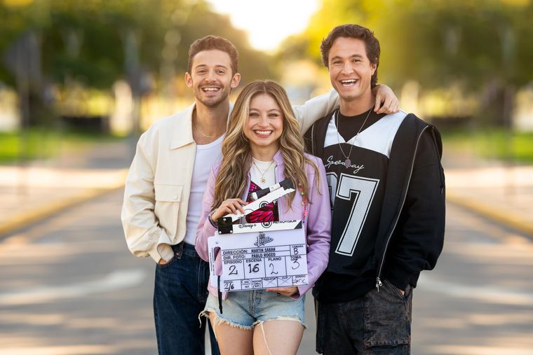 Los nuevos episodios de Soy Luna estará dirigidos por Martín Sabán quien ocupo el mismo rol en Violetta, y contarán con guion de de Marina Efron, detrás de Violetta y La partitura secreta. Los nuevos episodios de Soy Luna estará dirigidos por Martín Sabán quien ocupo el mismo rol en Violetta, y contarán con guion de de Marina Efron, detrás de Violetta y La partitura secreta.