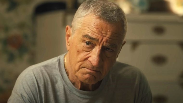 Robert De Niro es un peculiar padre que quiere causarle una buena impresión a su hijo