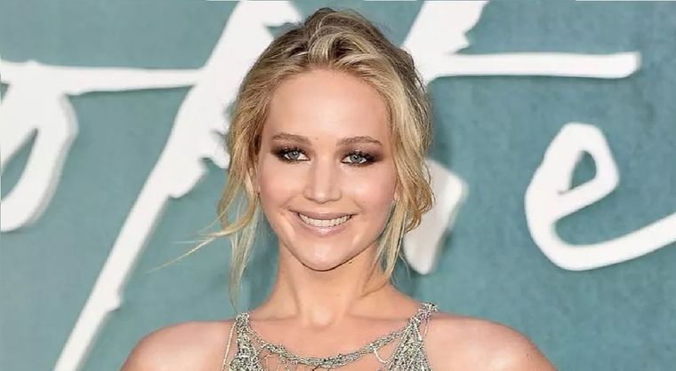 La actriz de 31 años no solo destaca por sus actuaciones sino también por el costoso vestido que usó en la ceremonia de premios.