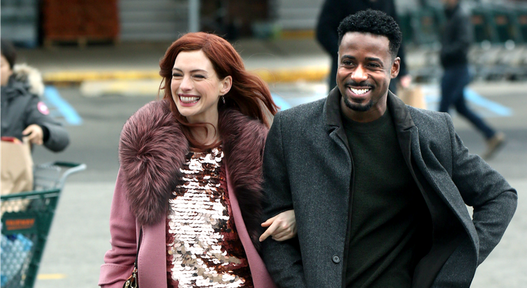 Anne Hathaway protagoniza la serie estrenada en 2019. 
