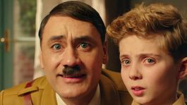 el sorprendente exito de una pelicula de disney+ que tiene a hitler en un importante rol