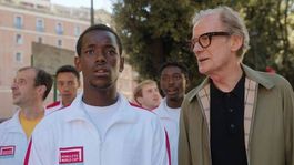 El juego bonito es una película de drama sobre deportes que está basada en hechos reales