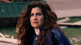 Kathryn Hahn como Agatha Harkness en WandaVision.