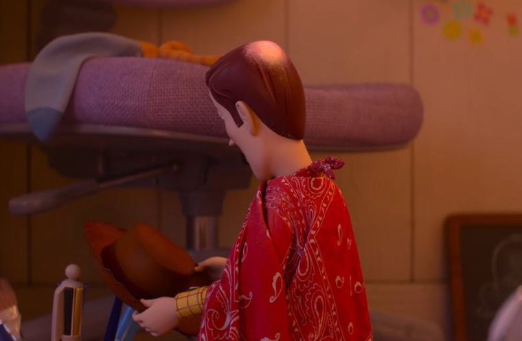 Woody está pelado en Toy Story 5. Woody está pelado en Toy Story 5.