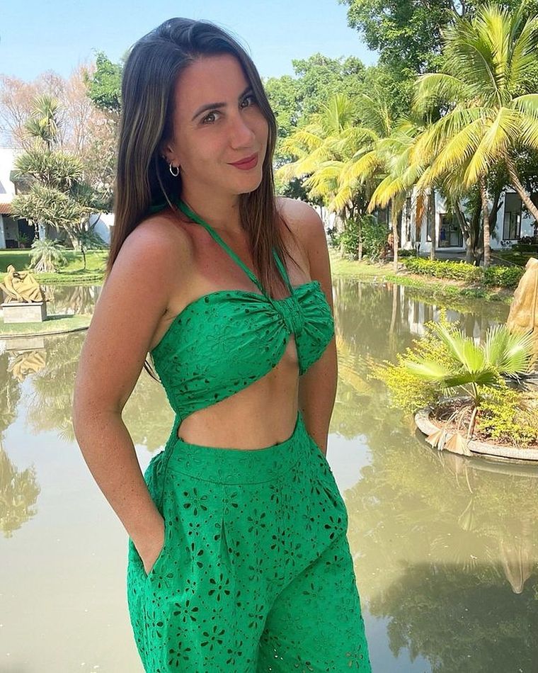 Mariazel es muy activa en redes sociales, donde cuenta con millones de seguidores