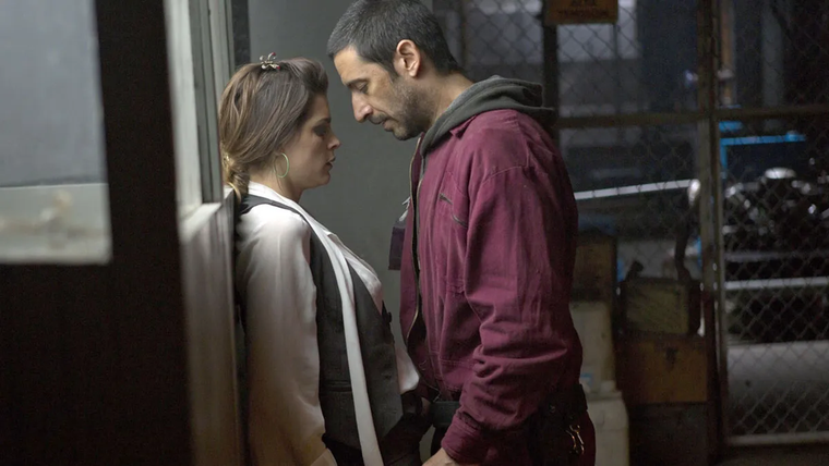 Con escenas de alto voltaje, que incomodarán a más de uno, este drama erótico de Netflix no escatima a la hora de contar los apasionados encuentros en los protagonistas. Con escenas de alto voltaje, que incomodarán a más de uno, este drama erótico de Netflix no escatima a la hora de contar los apasionados encuentros en los protagonistas.