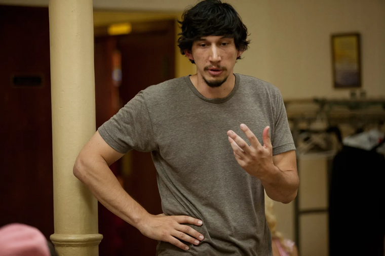 Adam Driver interpretó a Adam Sackler en la serie Girls. Adam Driver interpretó a Adam Sackler en la serie Girls.