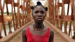 Adú se estrenó el 31 de enero de 2020.