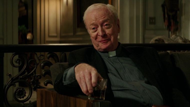 Sir Michael Caine en el filme de 20215 como el Padre Dolan Nº 36. Sir Michael Caine en el filme de 20215 como el Padre Dolan Nº 36. 