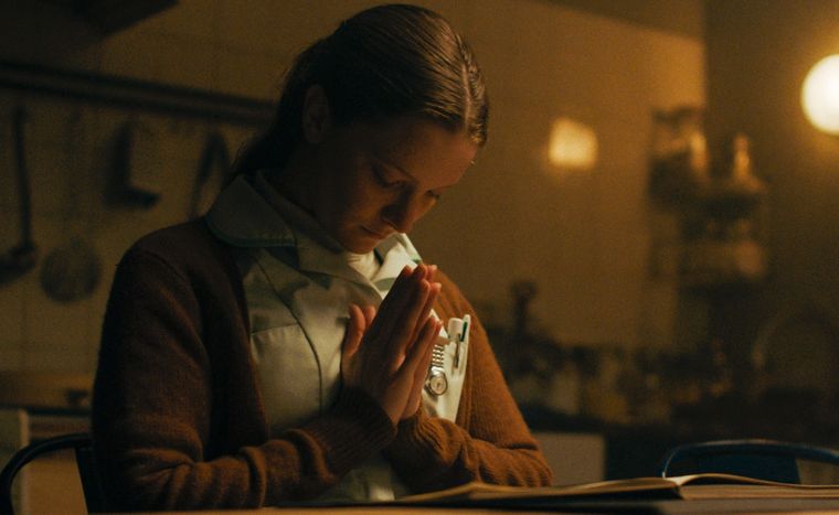 Morfydd Clark brinda una actuación escalofriante en esta cinta independiente. Morfydd Clark brinda una actuación escalofriante en esta cinta independiente.