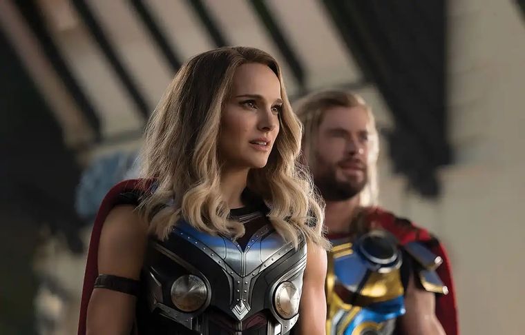 Natalie Portman regresó al MCU para ser la Diosa del Trueno en Thor: Love and Thunder.