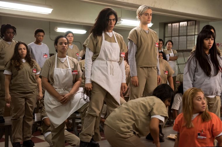 Orange is the New Black se puede ver en Netflix.