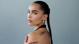 Zoë Kravitz se encuentra presentando su nueva película: Parpadea dos veces.