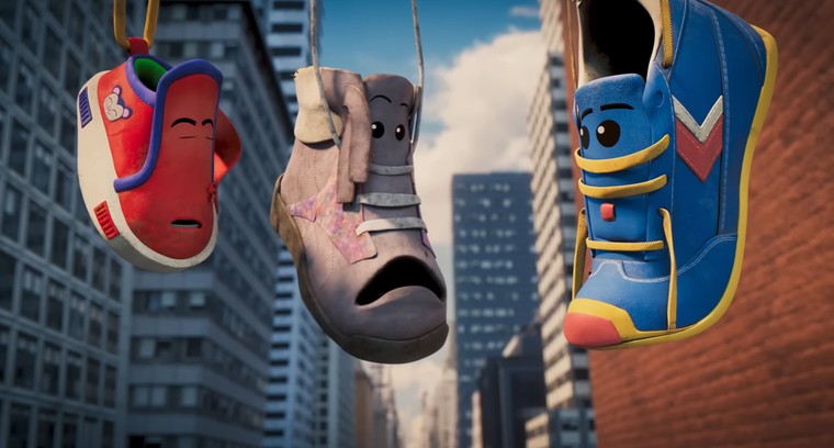 Sneaks incluye un elenco de voces de lujo. Sneaks incluye un elenco de voces de lujo. 