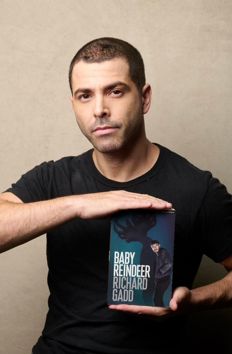 Nazareno Casero se pondrá en la piel de Richard Gadd en el unipersonal que desembarcará en el circuito teatral de Buenos Aires. Nazareno Casero se pondrá en la piel de Richard Gadd en el unipersonal que desembarcará en el circuito teatral de Buenos Aires.