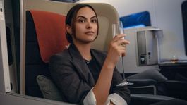 Camila Mendes protagoniza la comedia romántica Upgraded