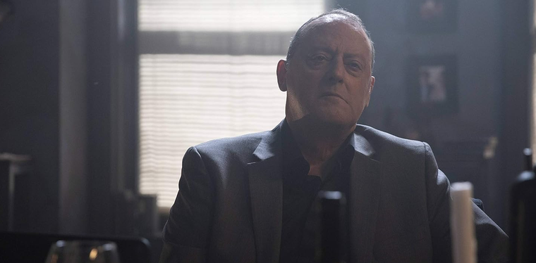 Jean Reno en La portera