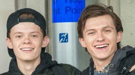 harry holland: a que se dedica el hermano menor de tom holland y como vive