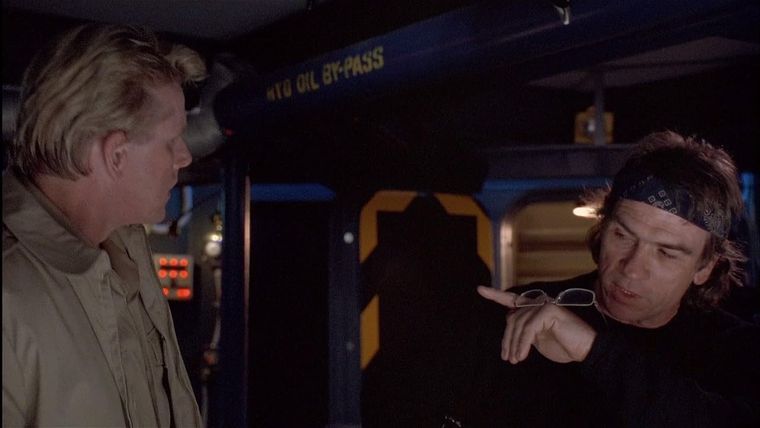 Gary Busey y Tommy Lee Jones, los malos de la historia. Gary Busey y Tommy Lee Jones, los malos de la historia.