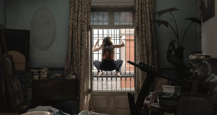 Seis mujeres cuyas historias están conectadas de la forma menos pensada. Seis mujeres cuyas historias están conectadas de la forma menos pensada.