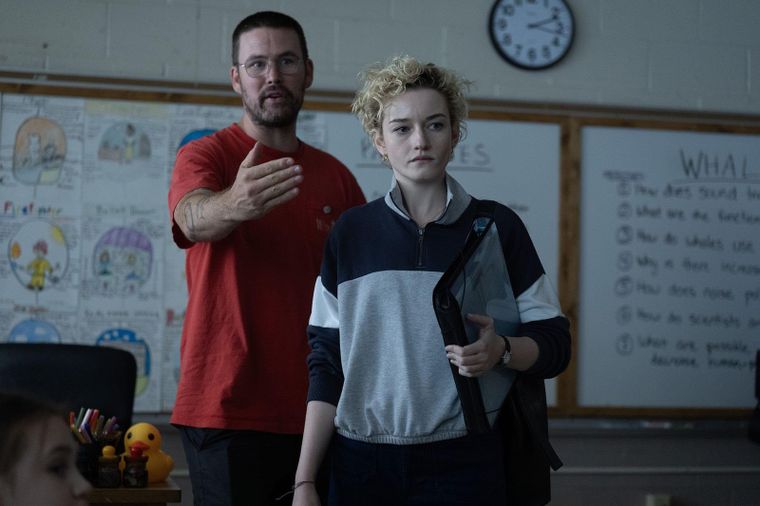 Zach Cregger junto a Julia Garner durante el rodaje de La hora de la desaparición. Zach Cregger junto a Julia Garner durante el rodaje de La hora de la desaparición.