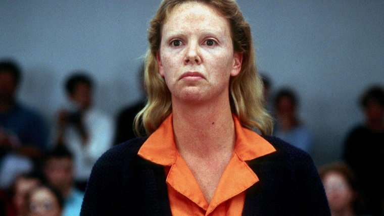 El papel de Aileen Wuornos fue interpretado por Charlize Theron en 2003. El papel de Aileen Wuornos fue interpretado por Charlize Theron en 2003.