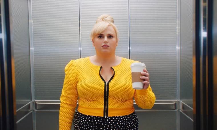 Rebel Wilson en ¿No es romántico?
