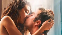 María Pedraza y Pol Monen protagonizan la película española Amar.