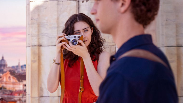 La película está basada en la exitosa novela juvenil de 2016 de Jenna Evans Welch. La película está basada en la exitosa novela juvenil de 2016 de Jenna Evans Welch.