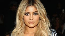 kylie jenner se puso un diseno con poca tela y mostro esto kylie jenner se puso un diseno con poca tela y mostro esto