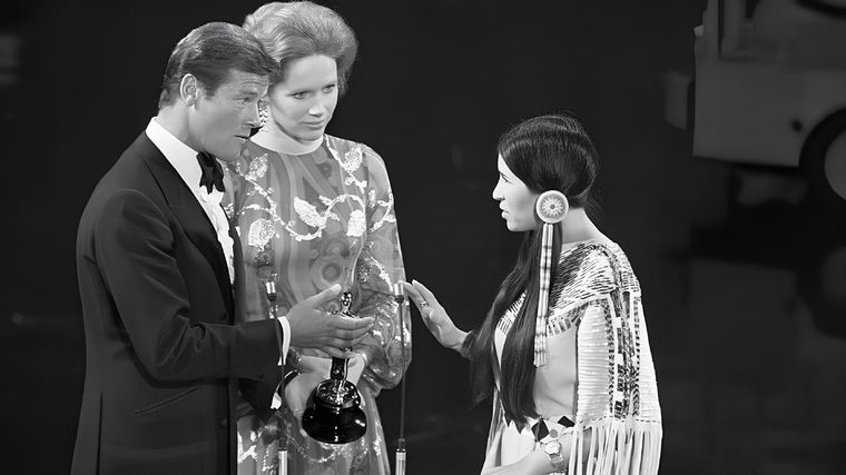 En 1972 Marlon Brando rechazó el Oscar a Mejor actor. En su lugar, envió a la aspirante a actriz Sacheen Littlefeather.