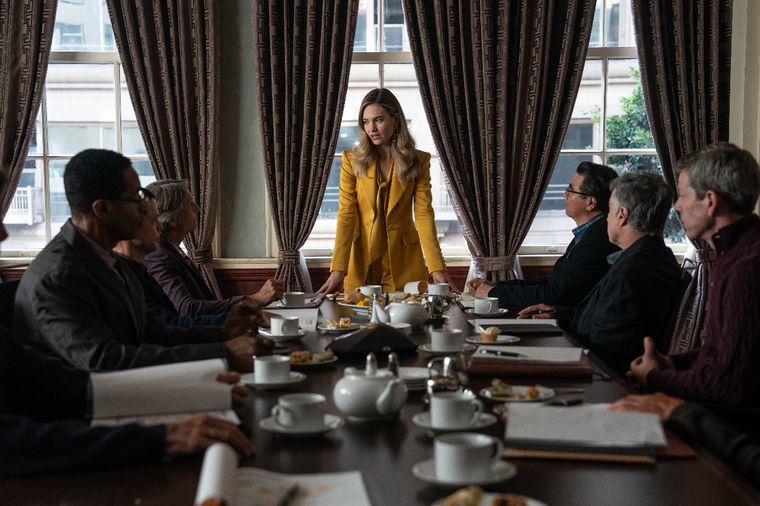 La diseñadora Beth Morgan de vestuario de la película reflejó en la ropa de Whitney el camino personal de la protagonista, convirtiendo a la moda en un poderoso lenguaje. La diseñadora Beth Morgan de vestuario de la película reflejó en la ropa de Whitney el camino personal de la protagonista, convirtiendo a la moda en un poderoso lenguaje.