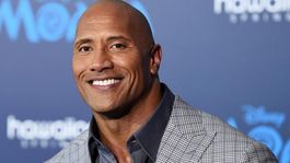 alerta roja dispara en el ranking otra pelicula de la roca johnson en netflix