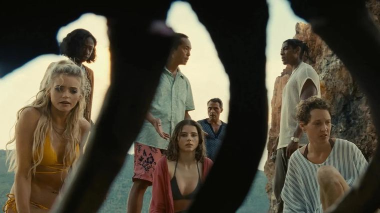 Viejos es una película de suspenso con mucha intriga que se estrenó en el 2021