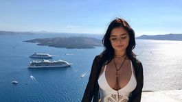 demi rose promociono grecia con una malla cavada que dio que hablar demi rose promociono grecia con una malla cavada que dio que hablar