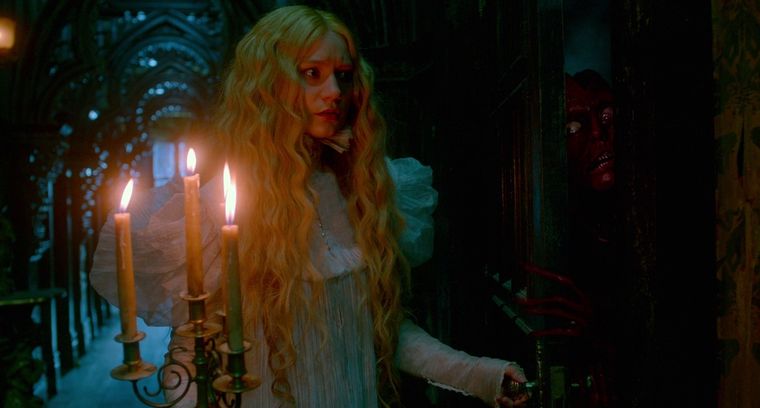 La cumbre escarlata es considerada ahora una película de culto moderna