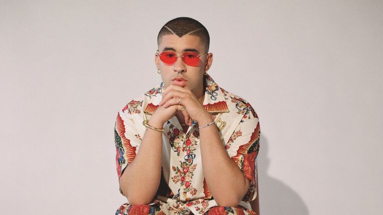 Bad Bunny se destaca por su talento en la música y la actuación
