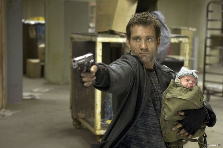 Clive Owen protagoniza esta divertida comedia de acción