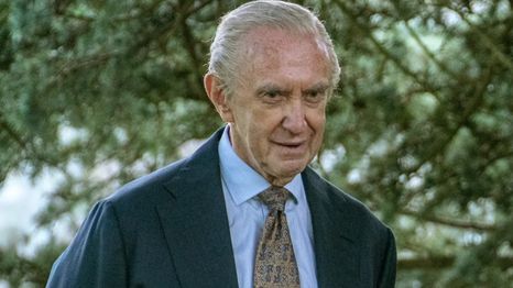 Jonathan Pryce en The Crown