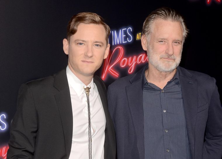 Lewis es el menor de los tres hijos de Bill Pullman. Lewis es el menor de los tres hijos de Bill Pullman.