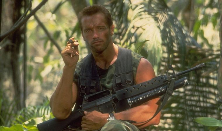 Arnold observa porque aseguran que Depredador 5 está al nivel de la primera.