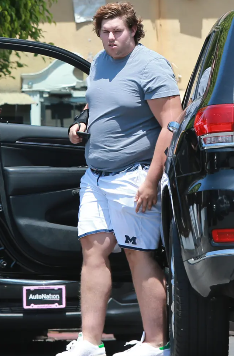 Christopher Schwarzenegger antes de su proceso de pérdida de peso Christopher Schwarzenegger antes de su proceso de pérdida de peso