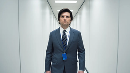 Adam Scott es Mark Scout en esta serie que es una joya