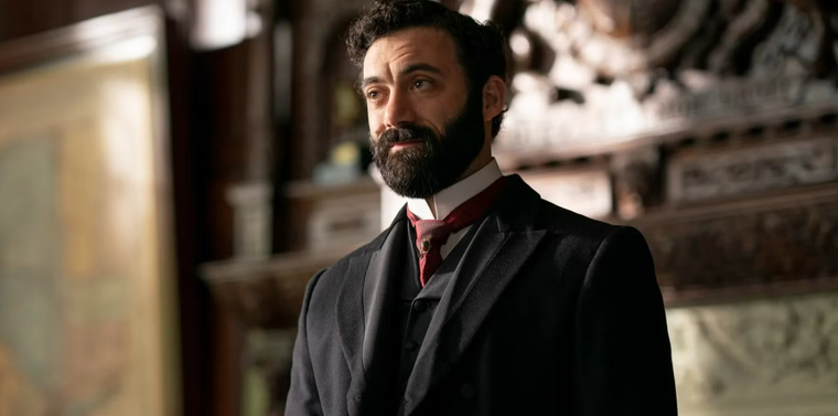 Morgan Spector interpreta a George Russell en la serie