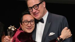 Ke Huy Quan junto a Brendan Fraser